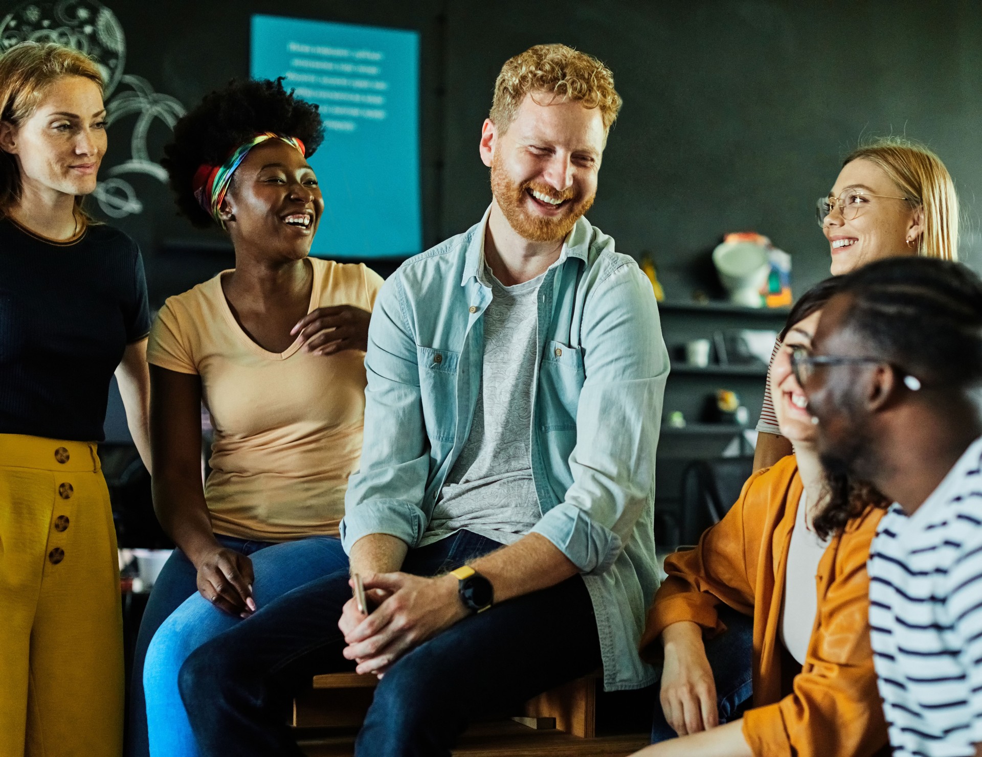 affaires rencontre femme d’affaires femme d’affaires portrait emploi carrière heureux souriant travail d’équipe collègue homme d’affaires startup créatif étudiant projet d’éducation